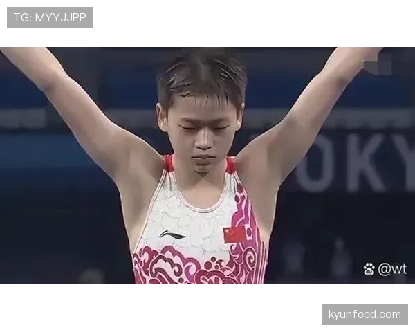 全红婵回家连吃三顿白切鸡,教练说她训练完偷啃甘蔗被拍到了 全红婵回家连吃三顿白切鸡,教练说她训练完偷啃甘蔗被拍到了